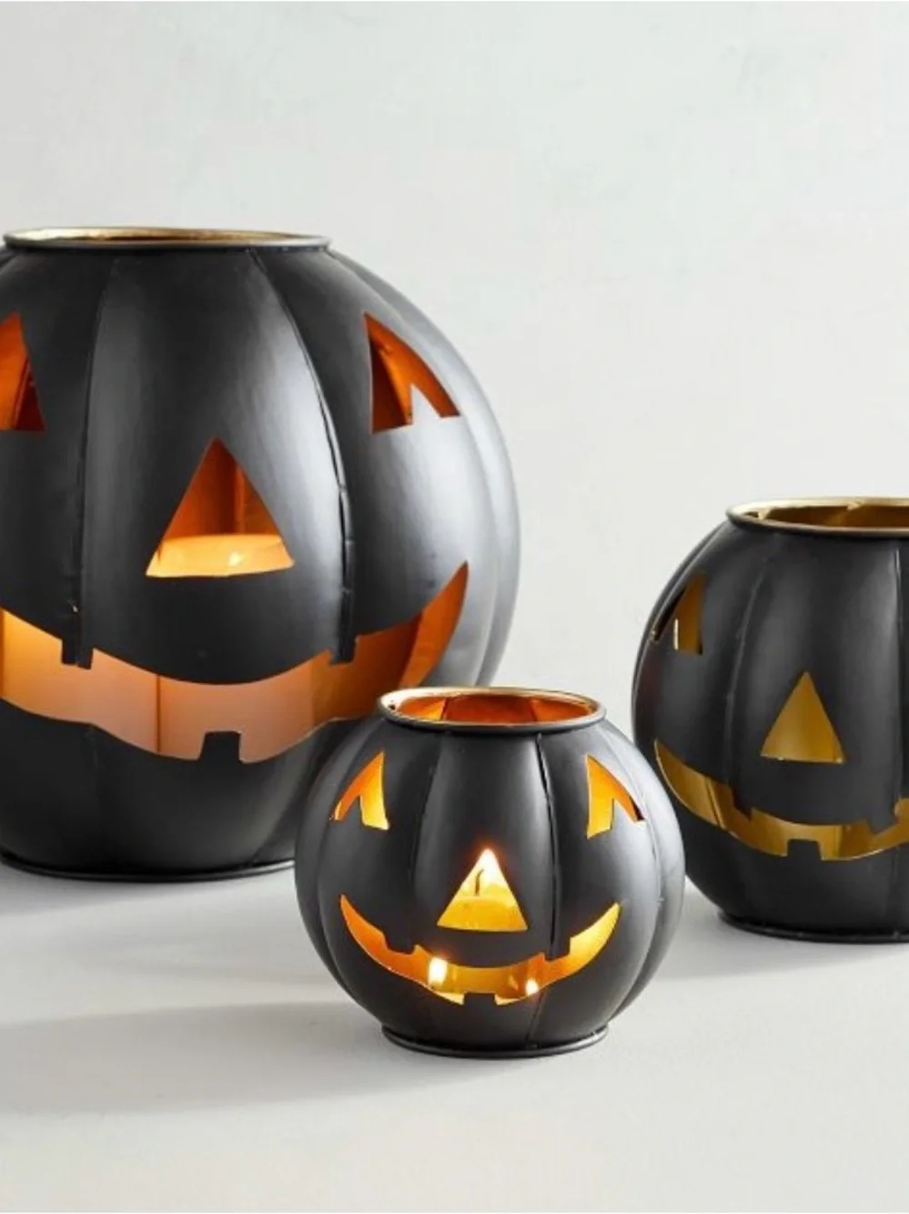 Pottery Barn Medium Black Metal Jack-o'-lantern Halloween Decor Candle Holder
